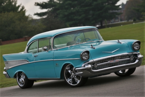 linsday-mclaughlins-blue-57-chevy-blends-both-old-and-new-0024