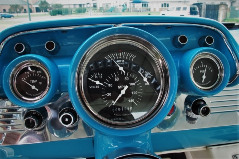 linsday-mclaughlins-blue-57-chevy-blends-both-old-and-new-0031