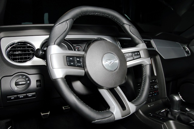 Grant's Revolution Steering Wheel: Style And Safety Combined
