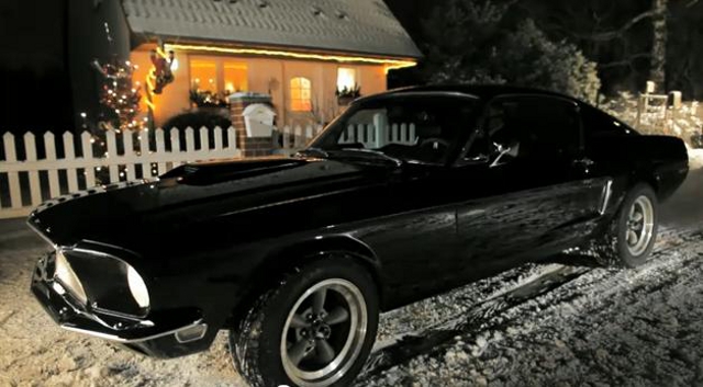 Video: Not-So-Silent Night, Mustang-Style