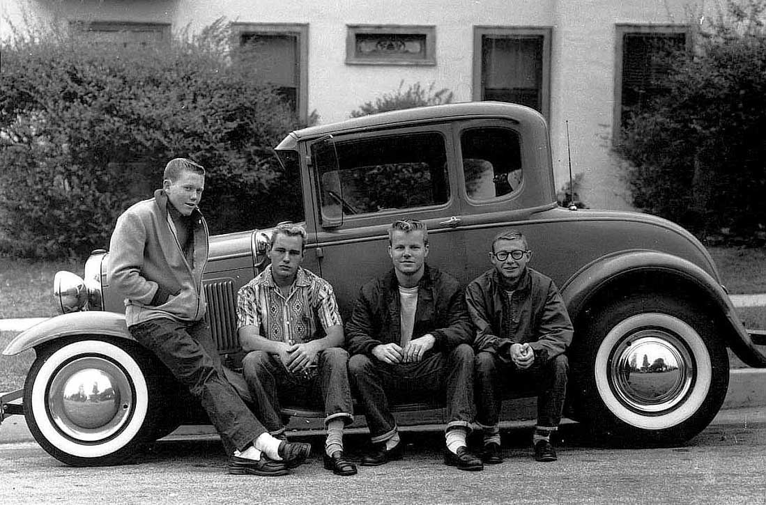 Case of The Mondays: GM Futureliner Runs the 1/4 Mile in 41 Seconds