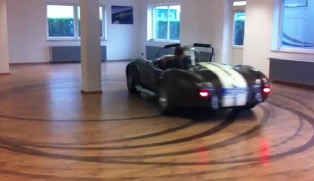 Video: Indoor Cobra Drift Demo You Have to See