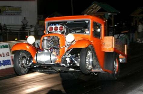 Four-Second '33 Ford "Pro Street" Dump Truck: Shovel And All!
