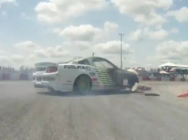 Video: What Its Like To Chase A Drifting Mustang