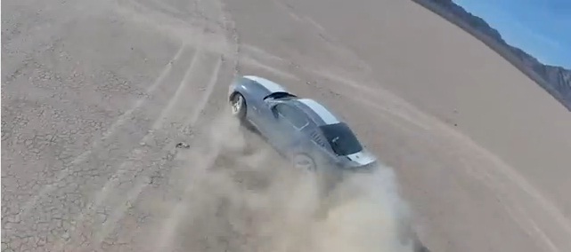 Video: Mustang, Evo Go Dry Lake Bed Drifting