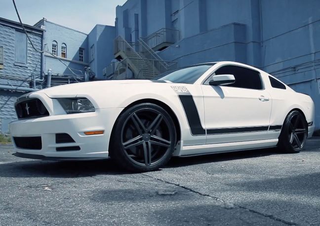 Video: Another Boss 302 Mustang Rocking Vossen Wheels