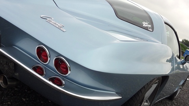 Best of Both Worlds: Neo-Split-Window Corvette from Karl's Kustom