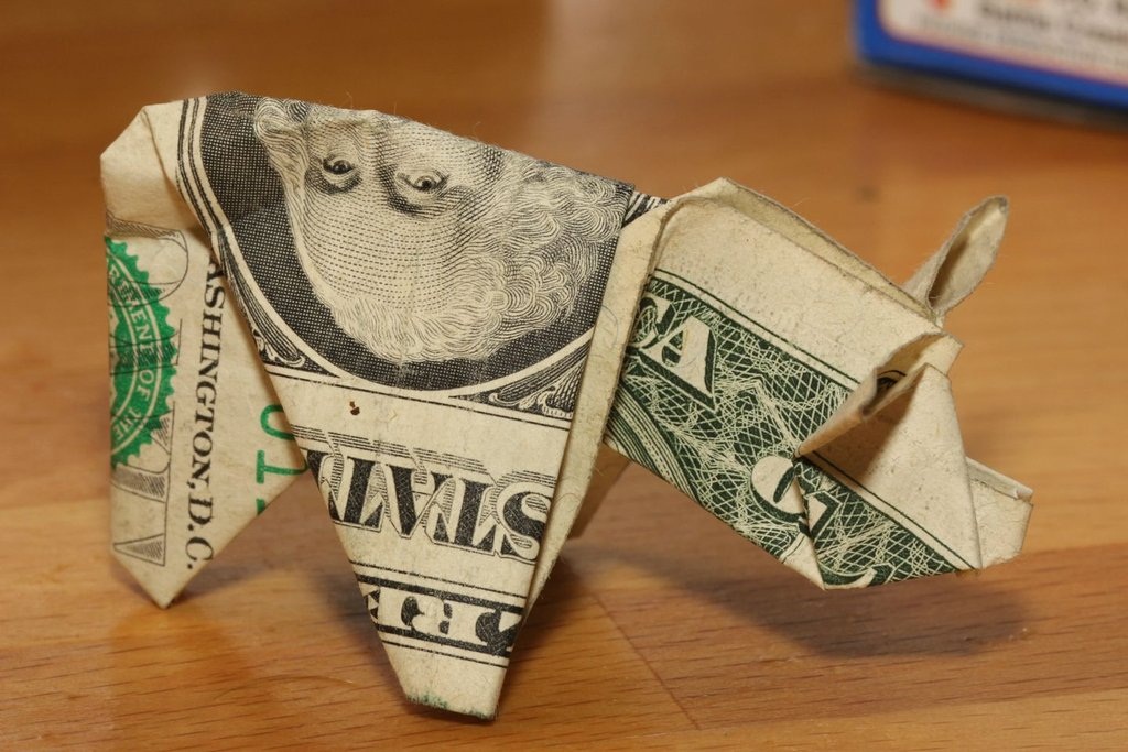 Man Sticks It to Police by Paying Ticket with Origami Dollar Pigs