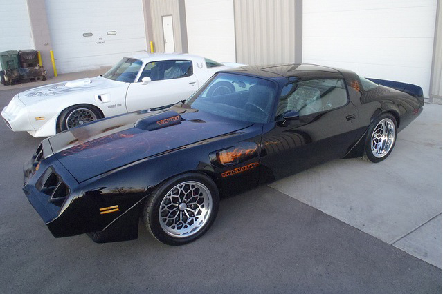 Video: Restore A Musclecar Builds Spy Vs. Spy '80 Trans Ams
