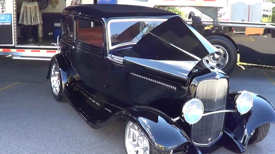 Video: GoodGuys 2012 Hot Rod of the Year Walk Around and Rumble