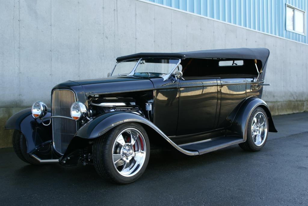 Video: 32 Ford Phaeton Street Rod by PEP Built Around Coyote 5.0