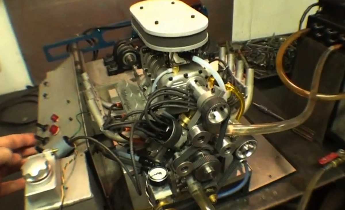 Video: A Six Cubic-Inch Supercharged Scale Engine In Action