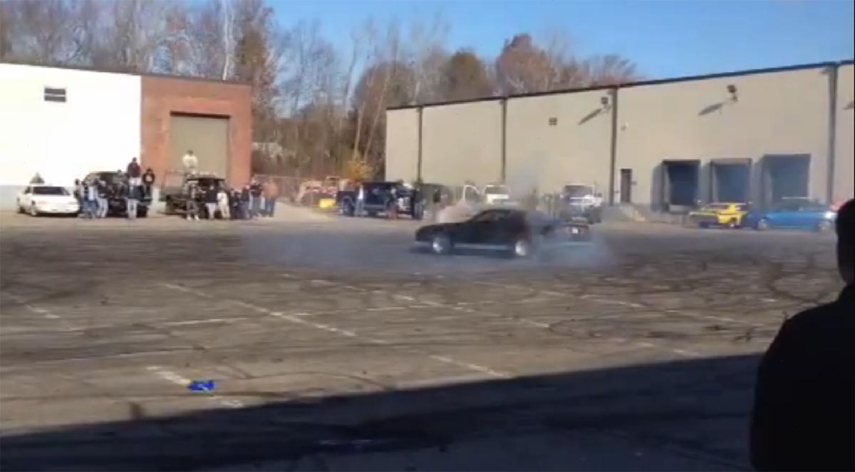 Video: Thanksgiving Day Burnout - Camaro Blows Engine