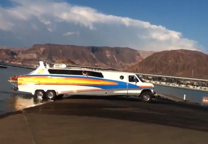 Video: The Boater Home Sets Adrift On A Sea Of Envy