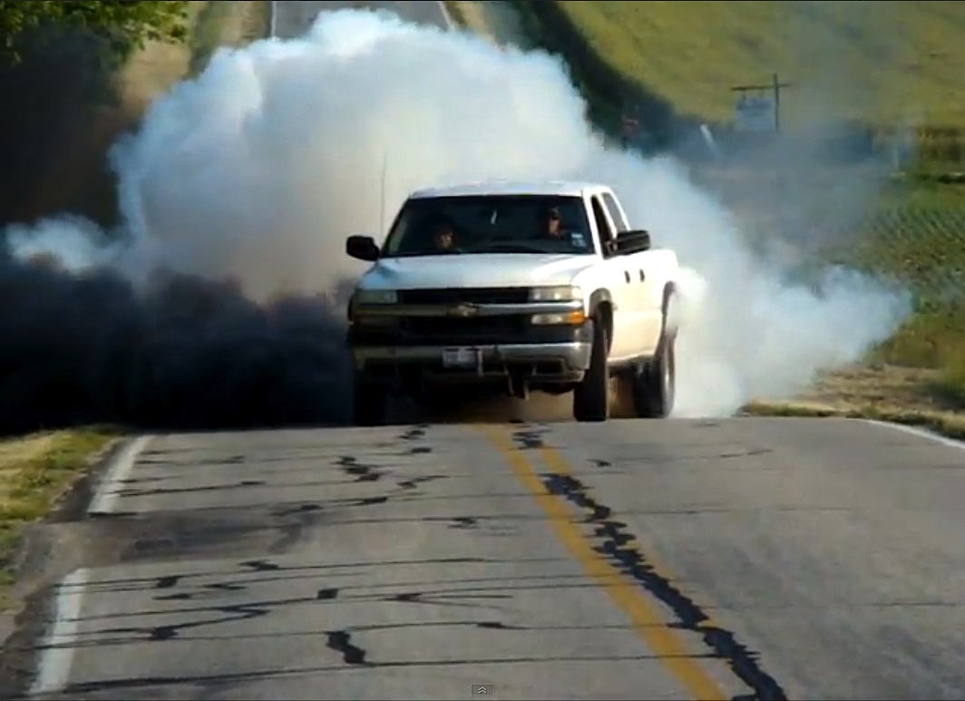 Video: Coal-Rolling Duramax Repeatedly Annihilates Tires