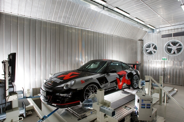 Akrapovič started off building car exhausts with an OEM system for the Porsche RS2, which says a lot about their quality and reputation.