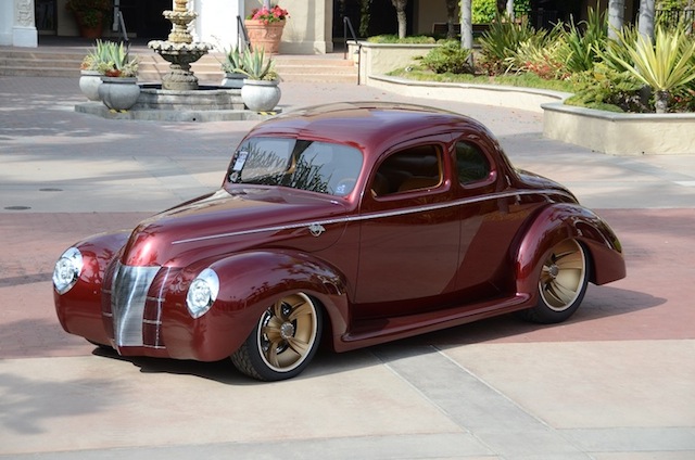 Ron Cizek's "Checkered Past" Ford Wins The Street Rod d'Elegance