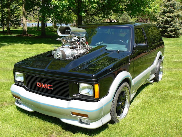 Blown V8 Power In A GMC Typhoon Makes For A Mind-Warping Display