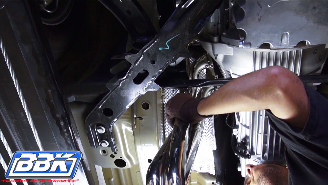 Video: Installing BBK Headers and X-pipe On A V6 Mustang