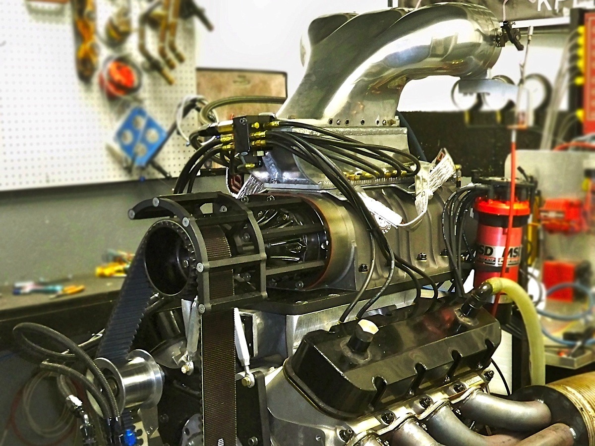 Drag Boat Engine Looks Backward, But It's Still 2,000+ Horsepower!
