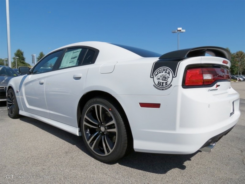 Video Review: 2013 Dodge Charger Super Bee HEMI SRT8