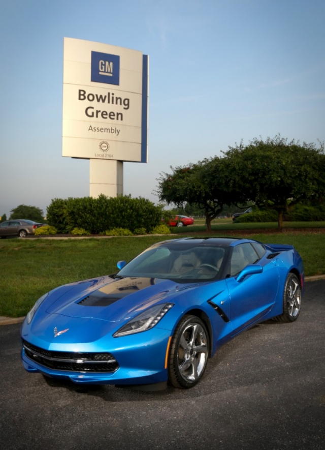 2014CorvetteStingrayPremiere01-medium