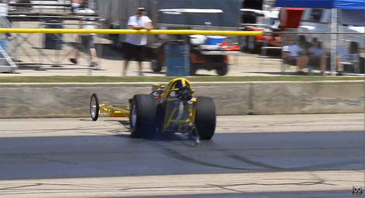 Video: Scary Nitro Nostalgia Front Engine Dragster Crash