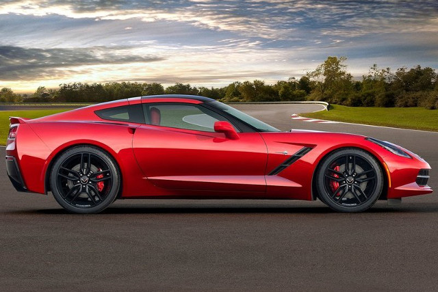 2014-Chevrolet-Corvette-C7-Stingray-Z51