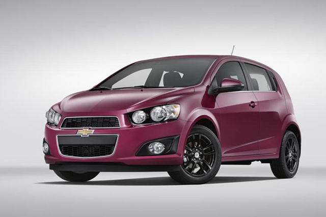 2014-Chevrolet-Sonic-Deep-Magenta-Metallic-668