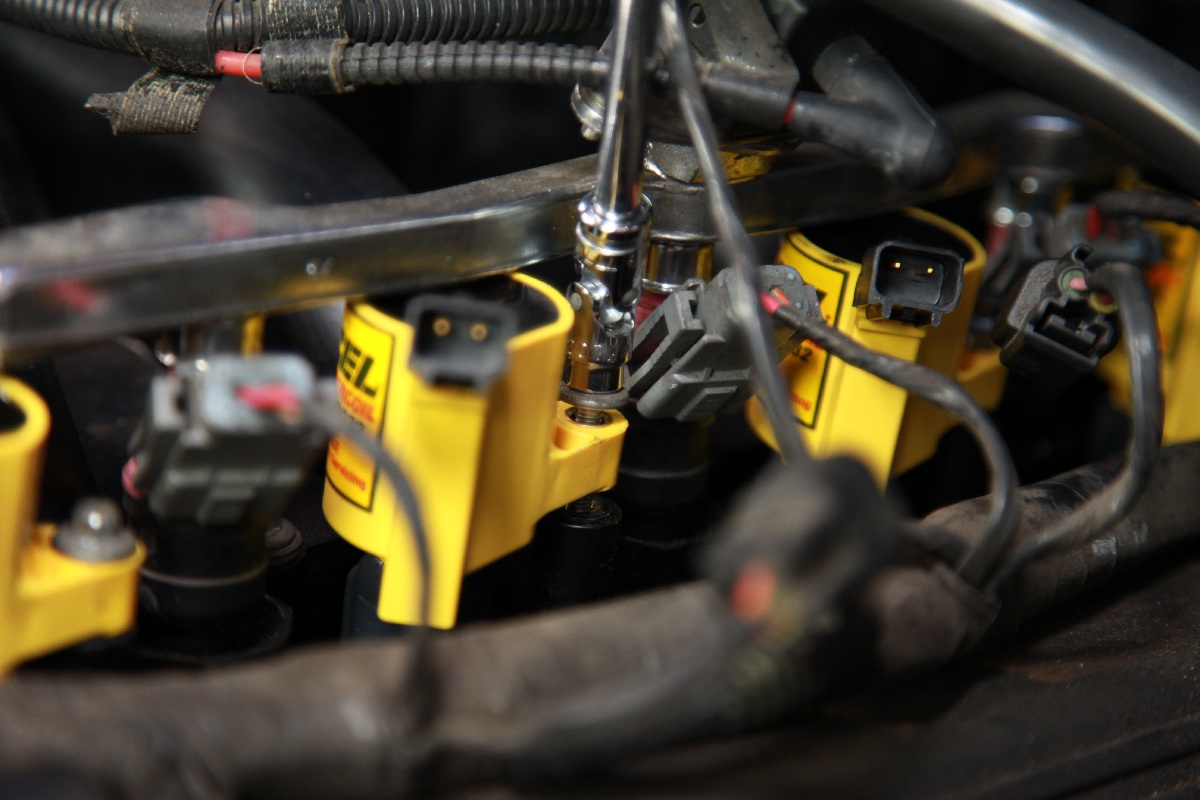 Tech Review: ACCEL's Modular Coils Test On A 2-Valve New Edge 'Stang