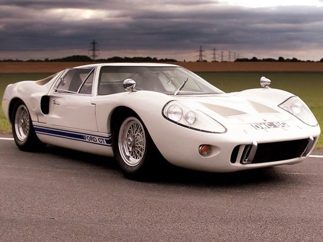 Video: This Ford GT/GT40/GT70 Drag Race Is Amazing   