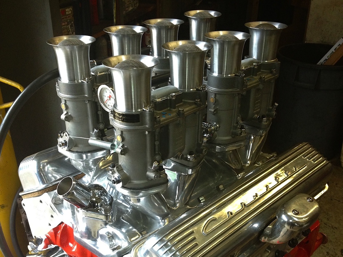 Video: Weber Carbs Draw Spotlight on Pair of 383ci Small-blocks