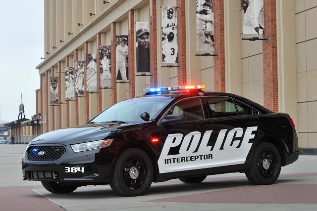ford-taurus-police-interceptor-1