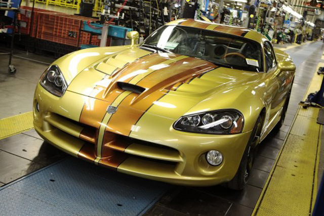 Video: The Viper's Nest - A Unique Collection Of Machines