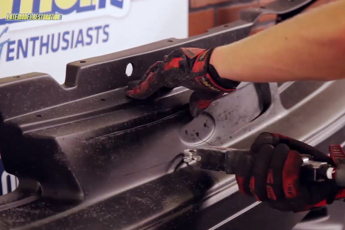 Video: LateModelRestoration.com DIY Fox-body Cobra Grille Install