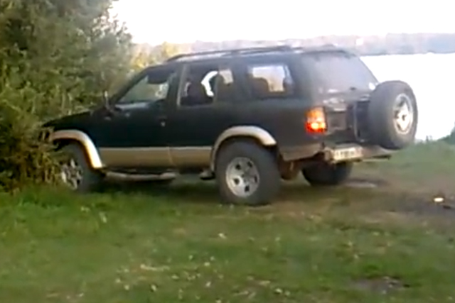 VIDEO: Russian Party By The Volga Goes Into The Drink