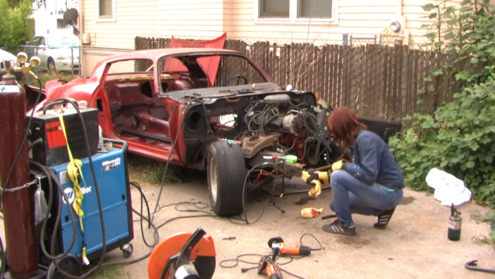 Engineer Jeri Ellsworth Walks You Through a Pure Stock Camaro Build