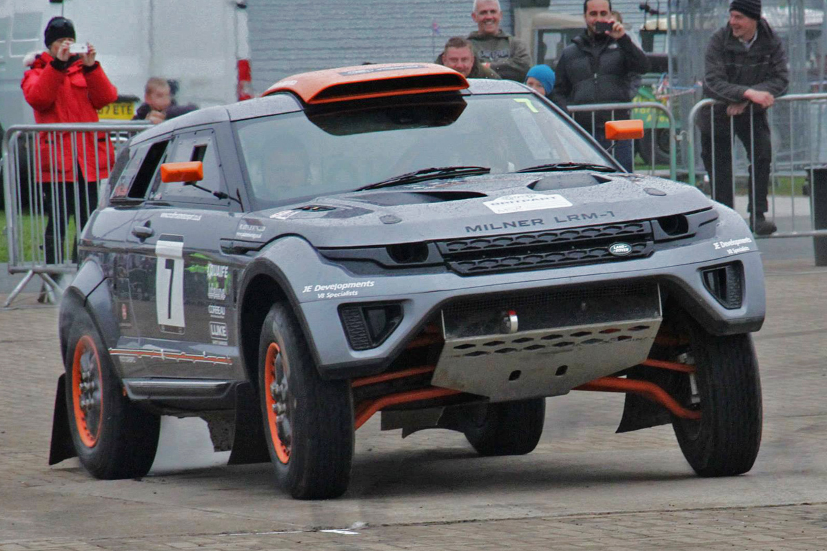 VIDEO: 550 HP Range Rover Look-Alike Spices Up Off-Road Rallies