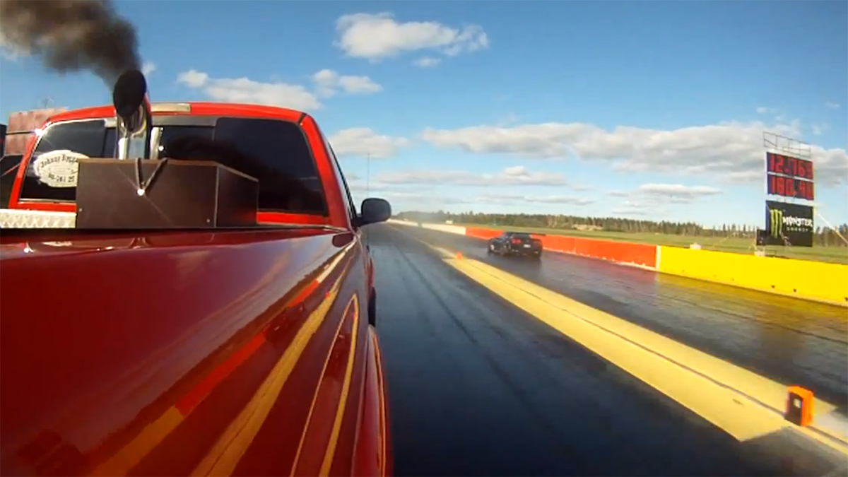 Video: Z06 Versus Dodge 2500 Diesel Machine in Sweden