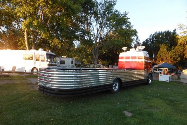 futurliner-car-hauler-4