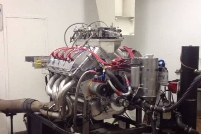 Video: 828 Cubic-Inch Ford Mountain Motor Belts Out Torque For Days