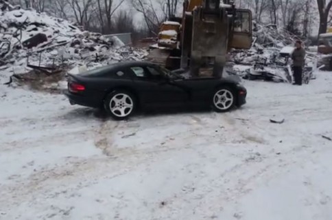 Video: 12 Minutes Of Dodge Viper Destruction   