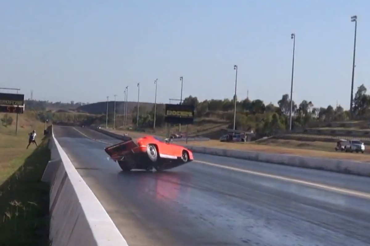 Video: Corvette Doorslammer Crash At Sydney Dragway In Australia