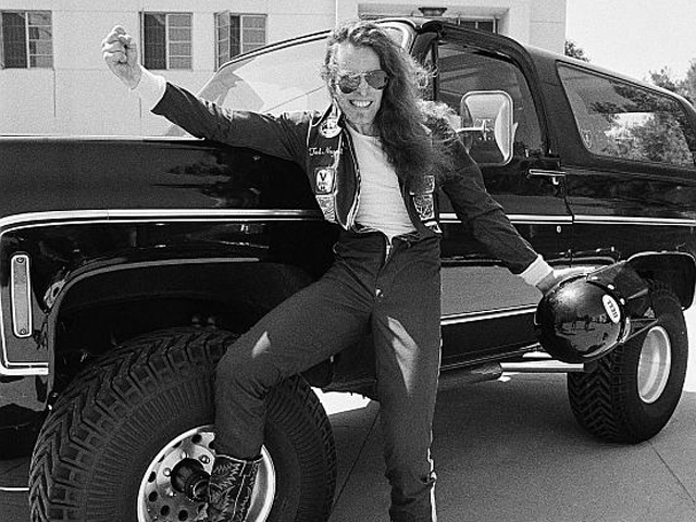 Ted-Nugent-Off-Road-Chevy-K5-Blazer-x