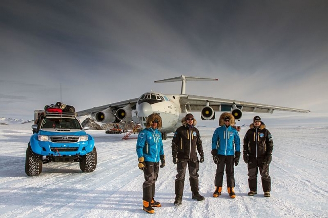 Toyota Hilux 6x6 Willis Expedition