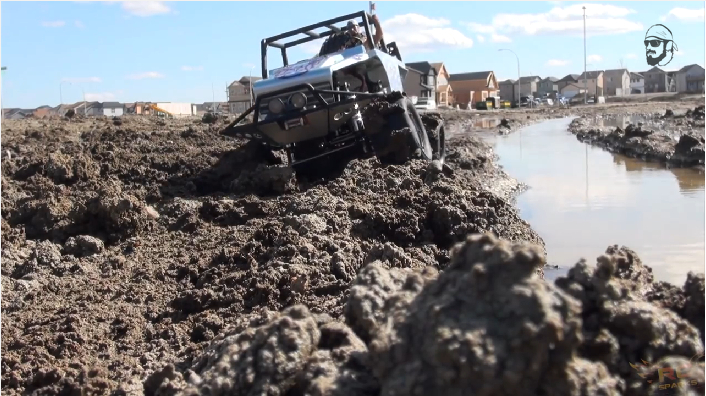 VIDEO: Radio Controlled Rover Tackles Mud Like A Boss!