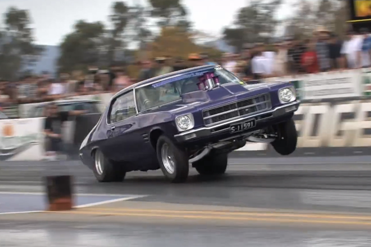 Video: Aussie Holden Monaro Hangs One Hoop Nearly 1/4 Of The Track!