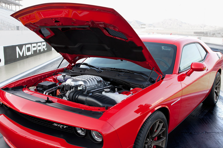 Video: Listen To The New 2015 SRT Hellcat Hemi Challenger Revving