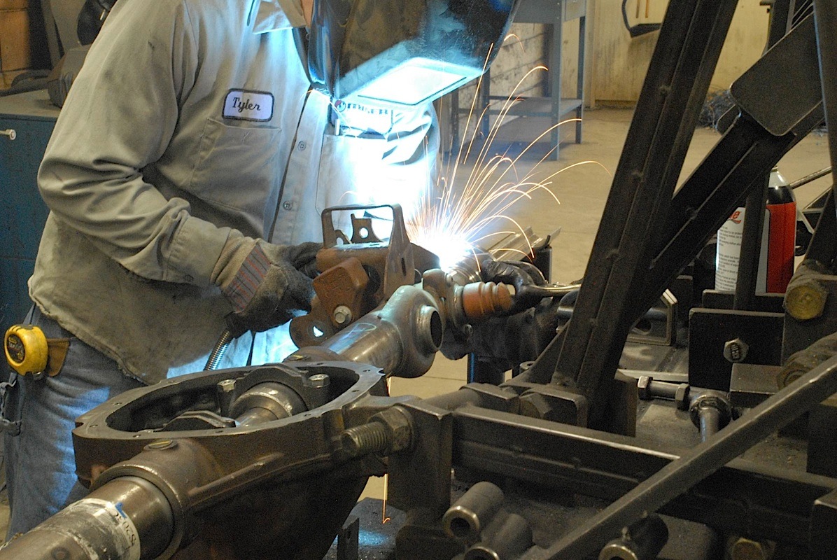 Building A Custom 8.8 Rearend With Moser Engineering