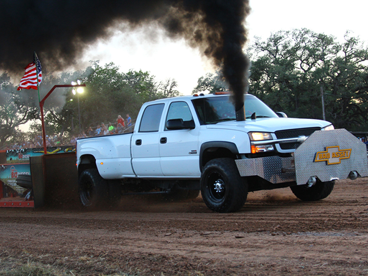 Video: Thunder By The Colorado Truck And Tractor Pull (TTTPA)